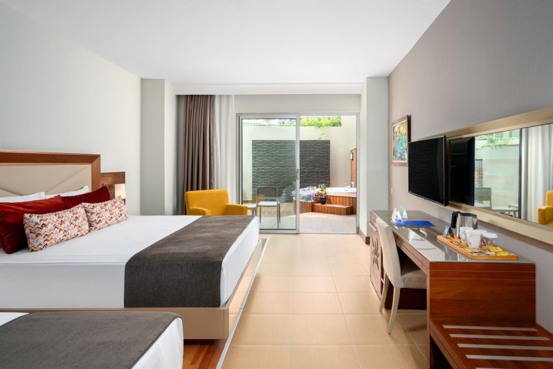 Jacuzzi Terrace Room