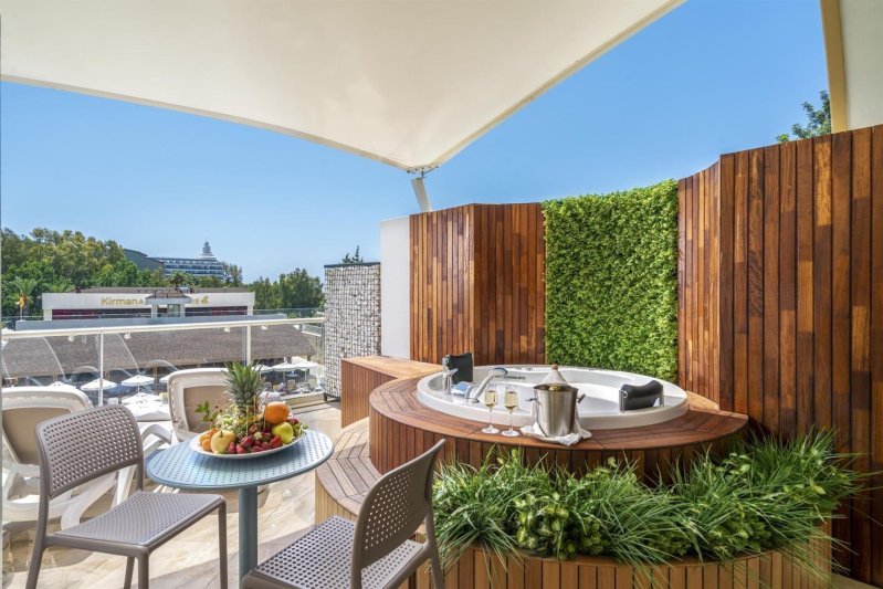 Jacuzzi Terrace