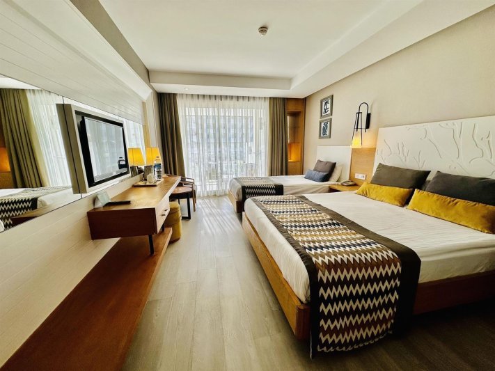 Jacuzzi Terrace Side Sea View