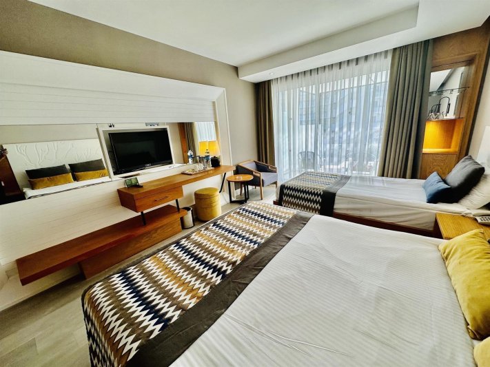 Jacuzzi Terrace Side Sea View