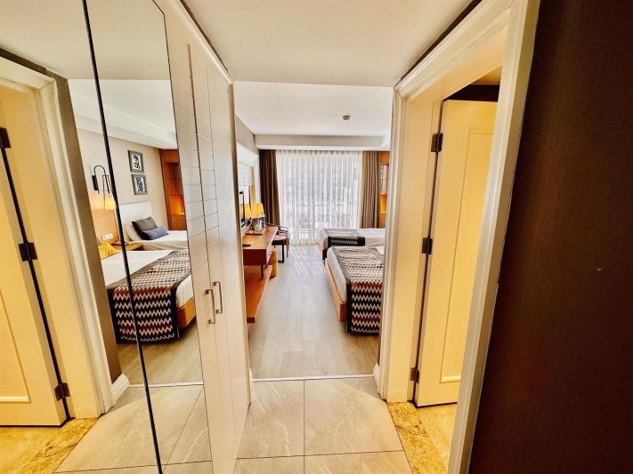 Jacuzzi Terrace Side Sea View