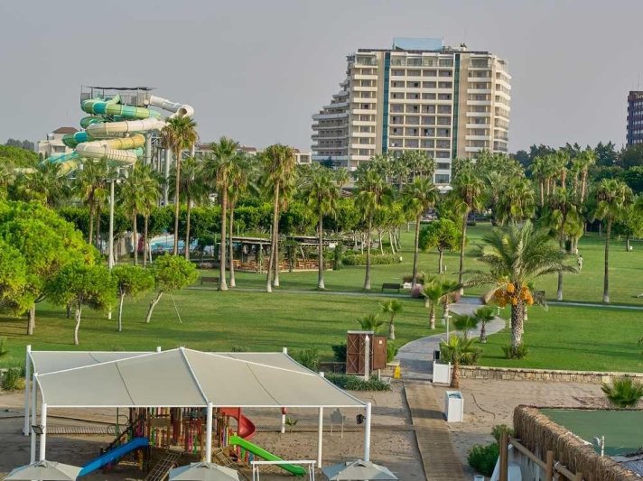 Antalya utazás Lara Barut Collection