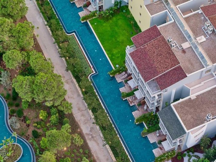 Antalya utazás Lara Barut Collection