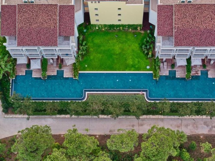 Antalya utazás Lara Barut Collection