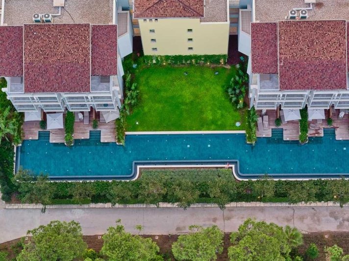 Antalya utazás Lara Barut Collection