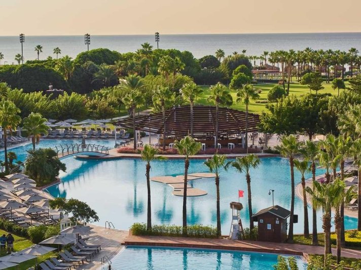 Lara Barut Collection Antalya