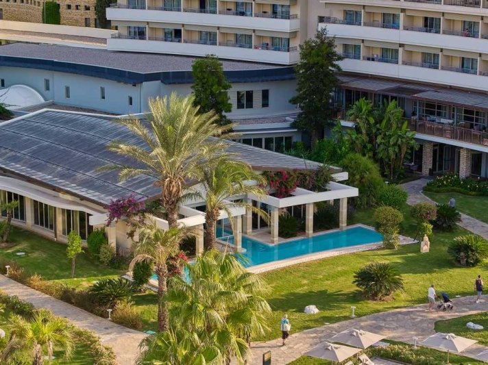 Antalya utazás Lara Barut Collection