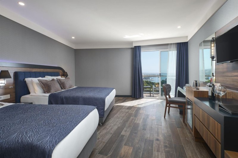 Standard Room Side Sea View