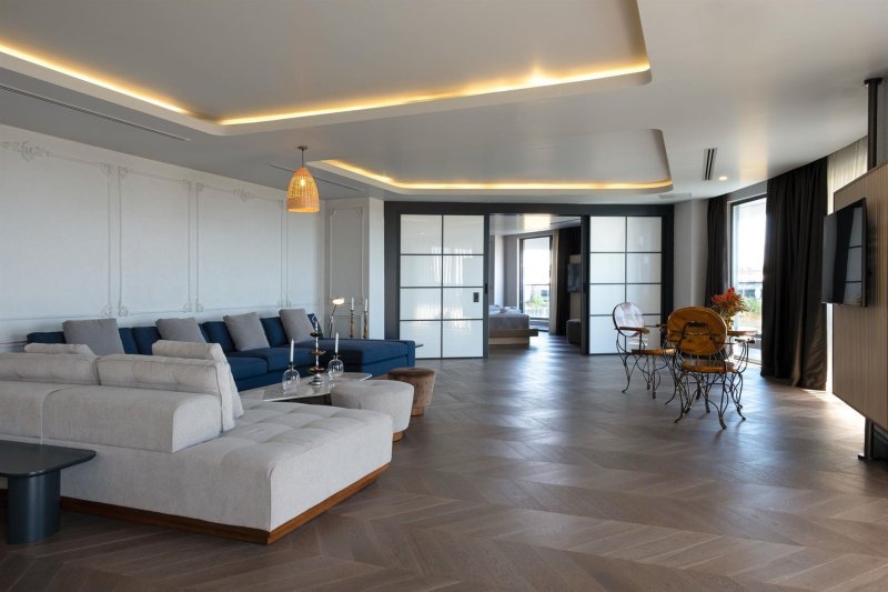 Unique Suite