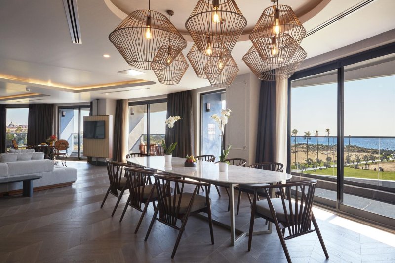 Unique Suite
