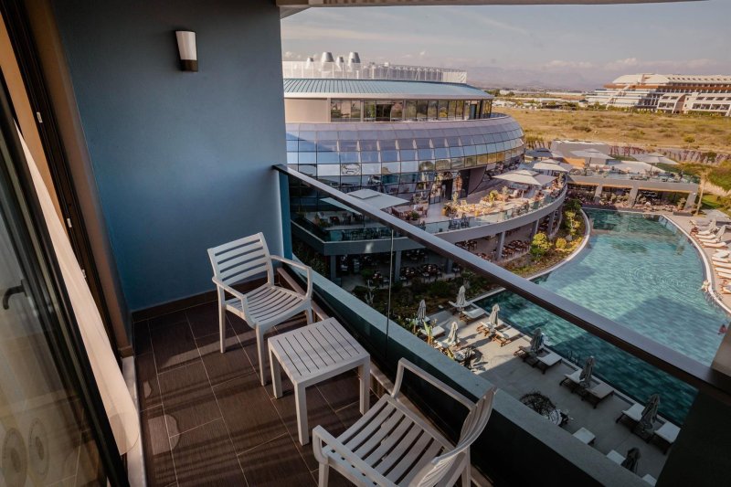 Deluxe Side Sea View