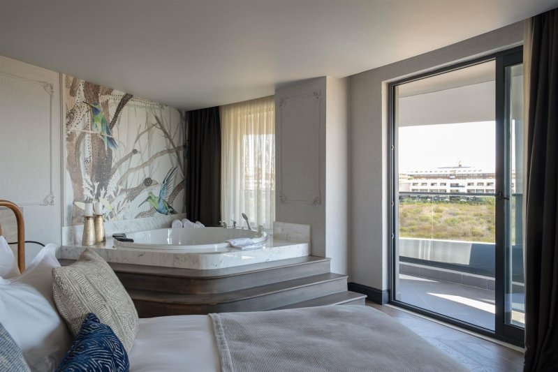 Unique Suite