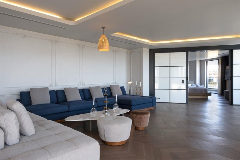 Unique Suite