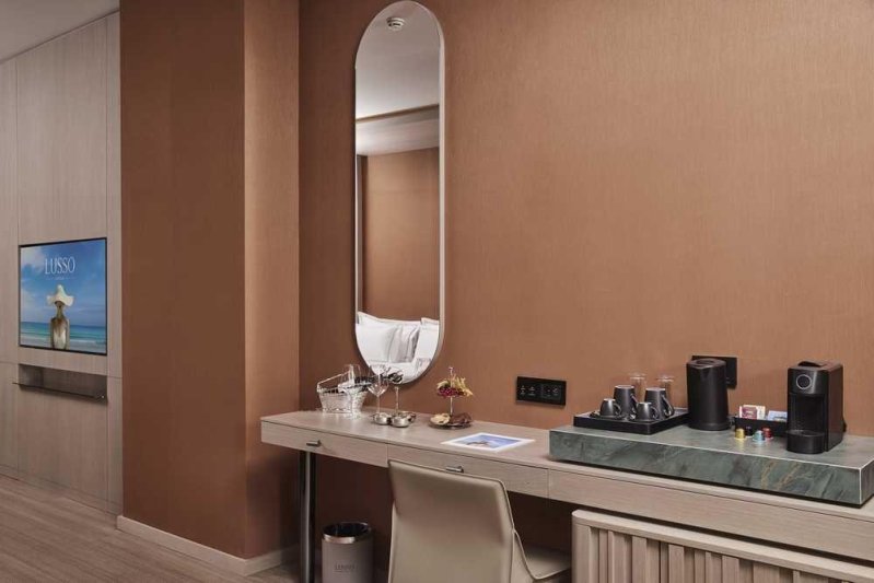 Infinity Room Sea View Swim-Up