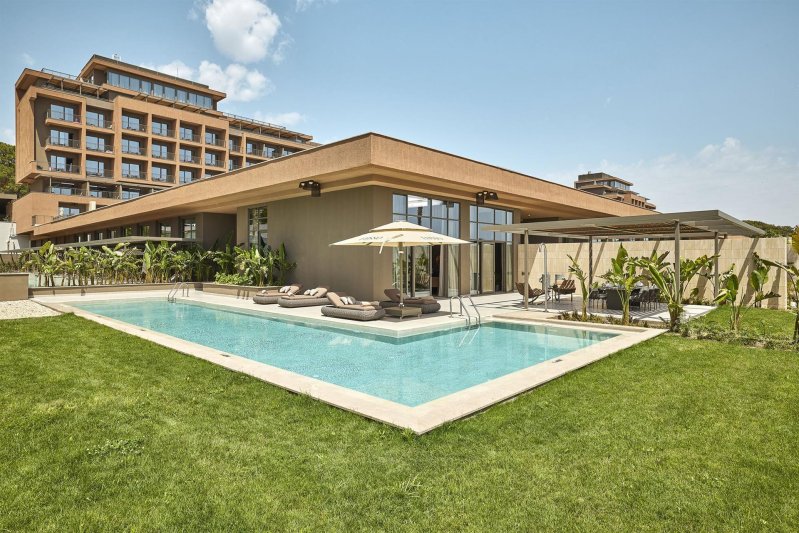 Presidental Suite Garden & Pool View