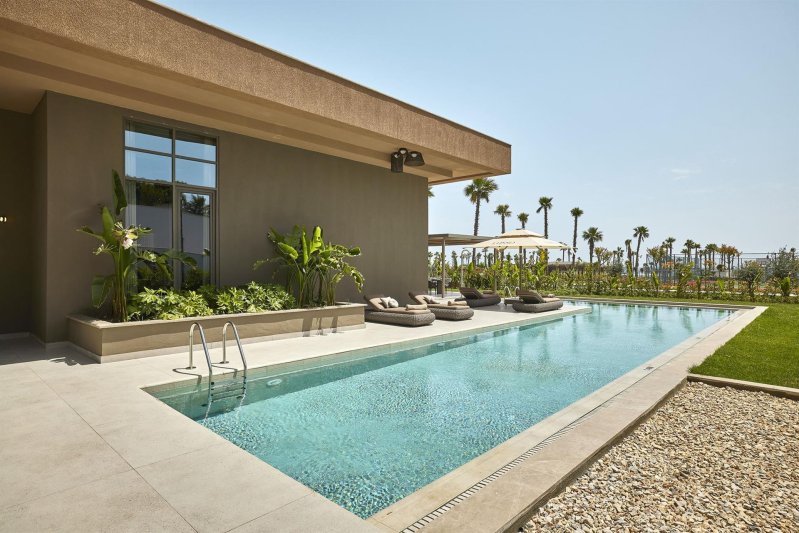 Presidental Suite Garden & Pool View