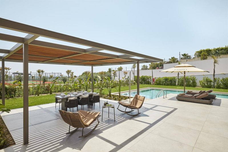 Presidental Suite Garden & Pool View