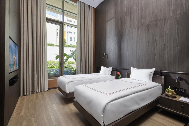 Presidental Suite Garden & Pool View