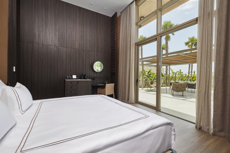 Presidental Suite Garden & Pool View