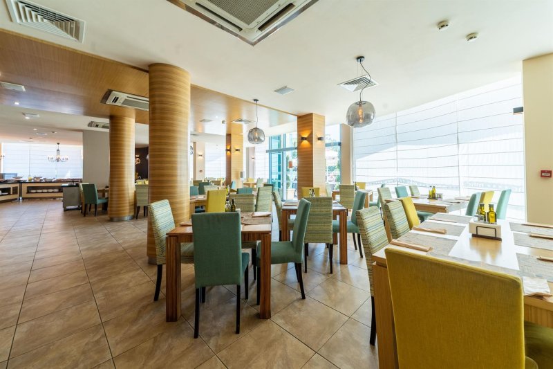 Napospart utazás Marina Holiday Club