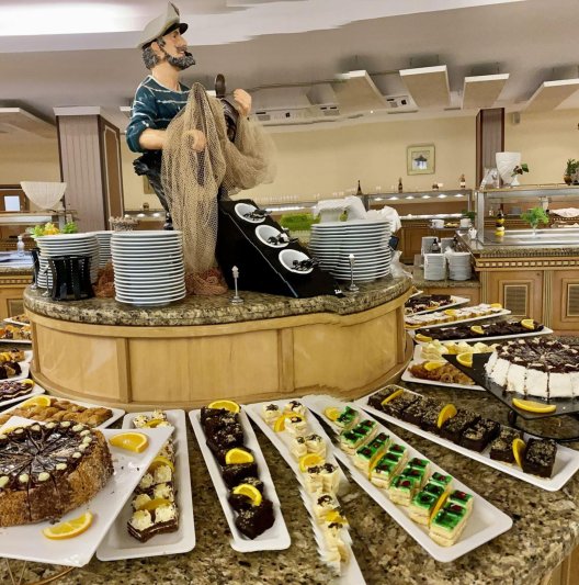 Napospart utazás Marina Royal Palace