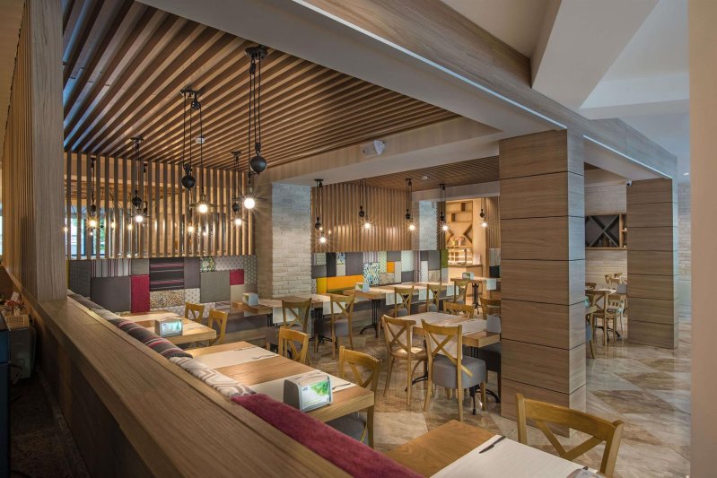 Napospart utazás Marina Sands