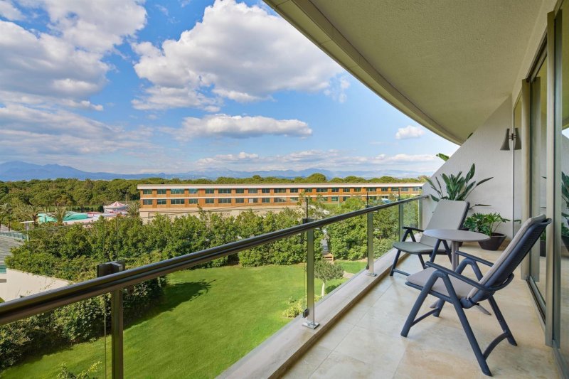Suite Room Land View