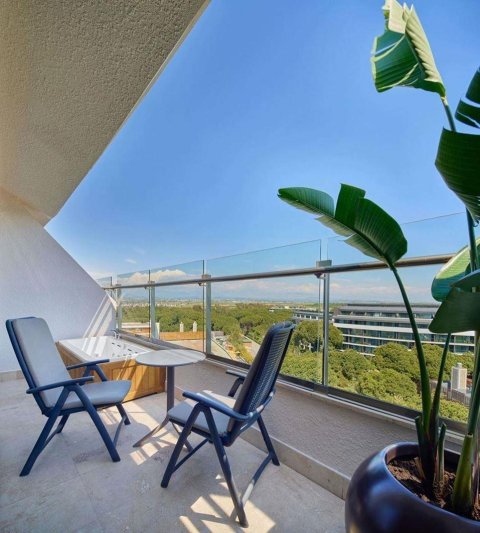 Roof Family Suite Land View