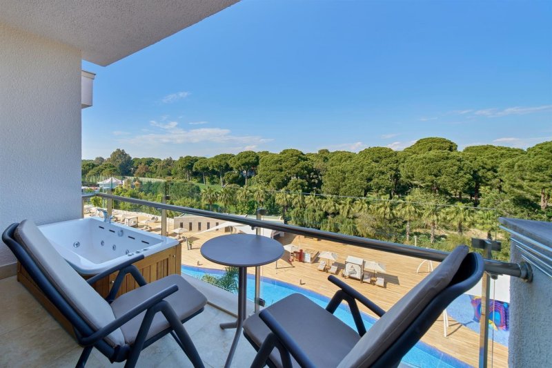 Terrace Family Suite Land View