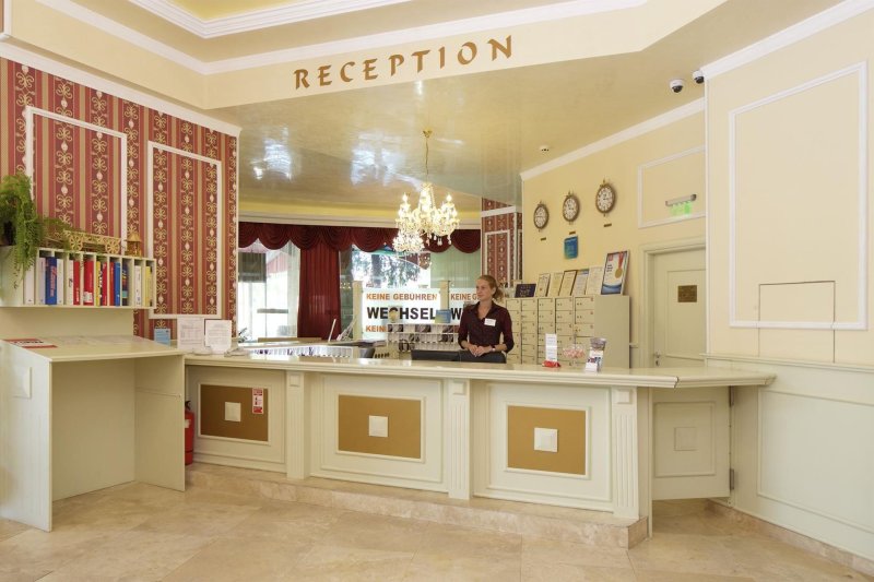 Napospart utazás Mena Palace