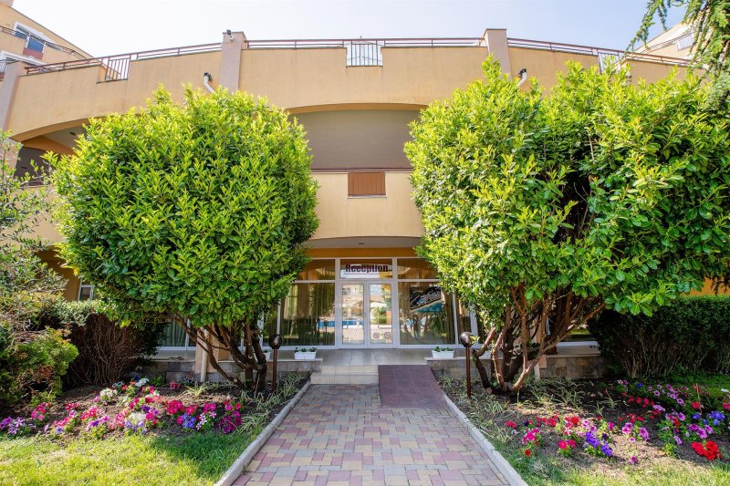 Napospart utazás Midia Family Resort