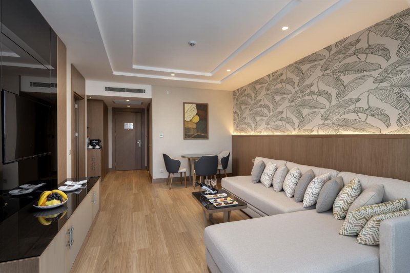 Family Swim Up Suite