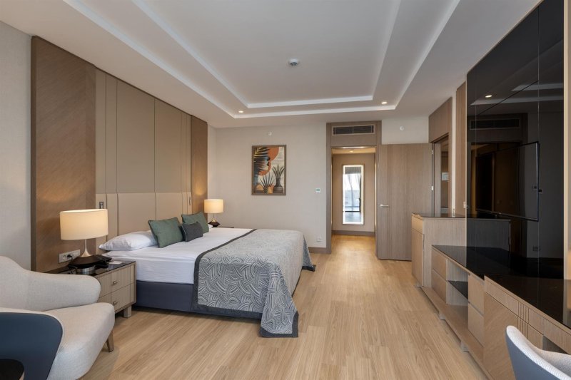 Family Swim Up Suite