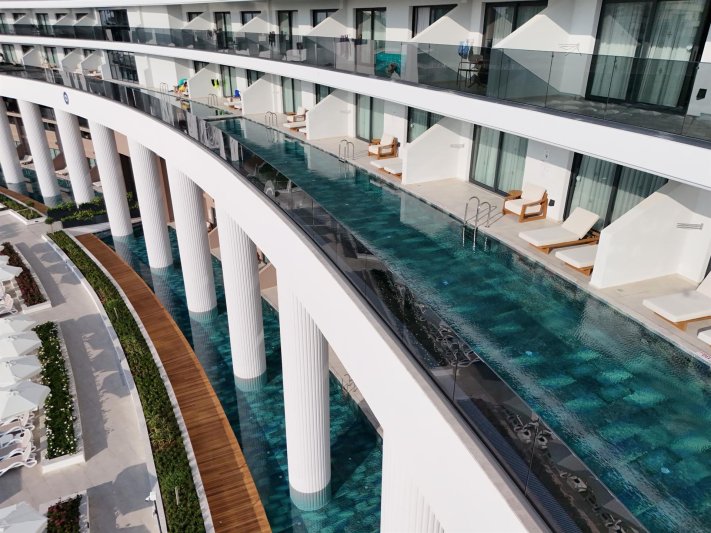 Family Swim Up Suite