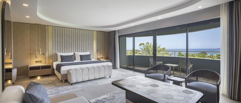 Deluxe Room Land View