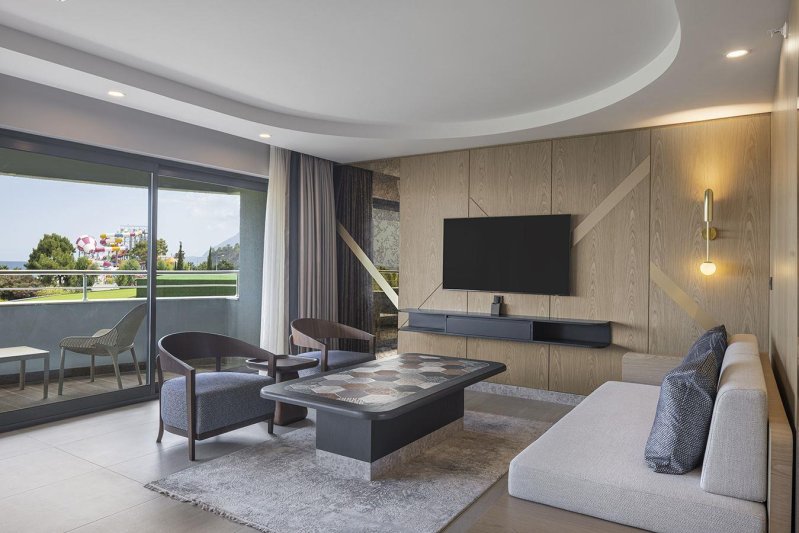 Deluxe Room Land View