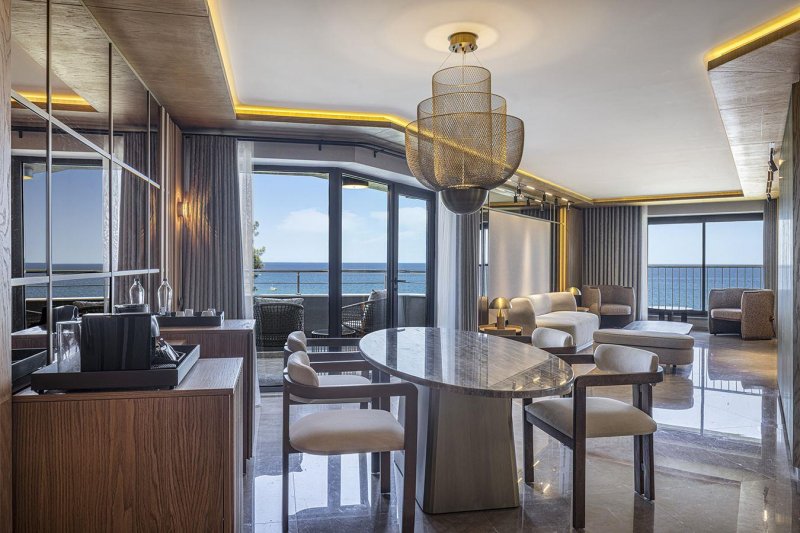 Deluxe Family Suite