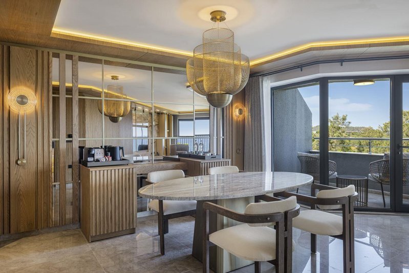 Deluxe Family Suite
