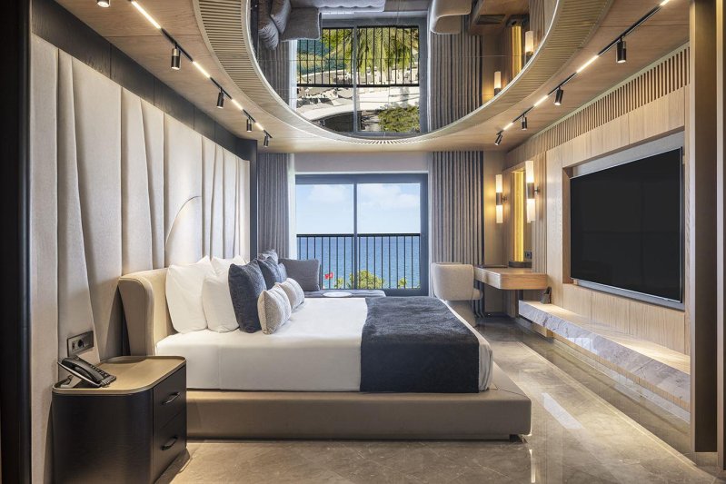 Deluxe Family Suite