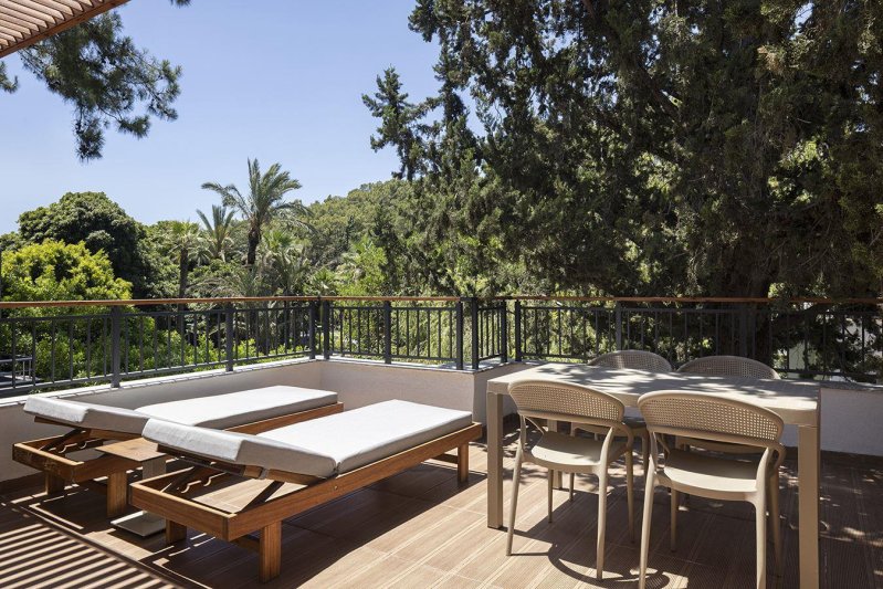 Jakuzzi Terrace Room