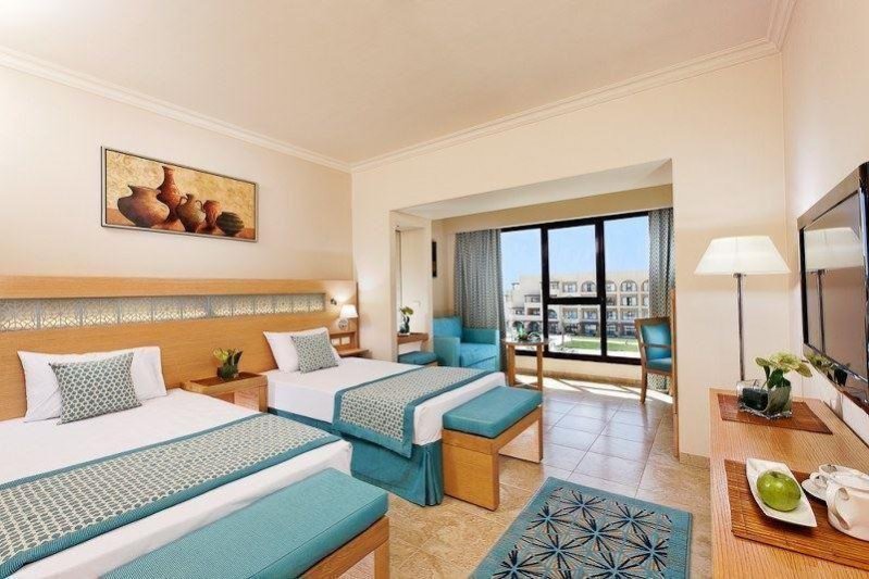 Deluxe Garden/Mountain View Room
