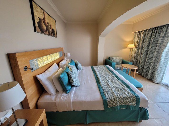 Deluxe Suite Pool or Sea View