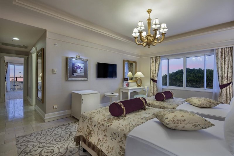 Deluxe Family Suite