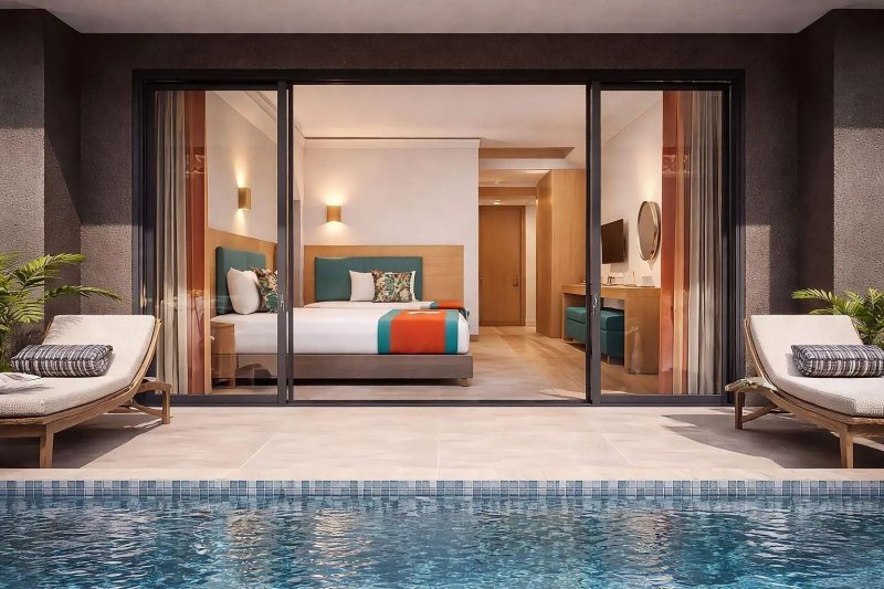 Swim Up Room(+16)