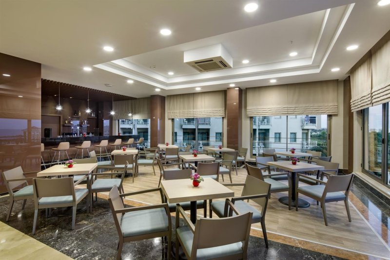 Side utazás Novum Garden