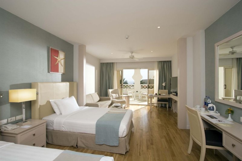 Chalet Garden / Pool View