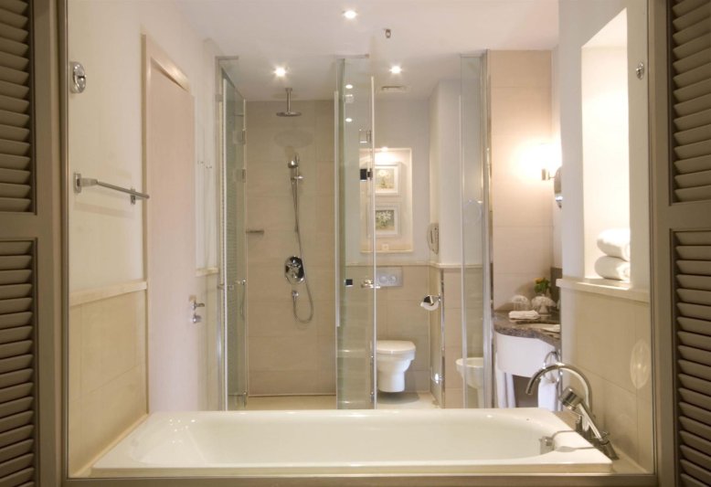 Chalet Garden / Pool View