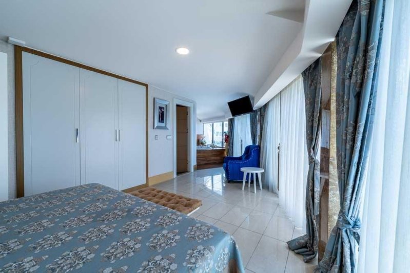 Familes-Couples King Suite