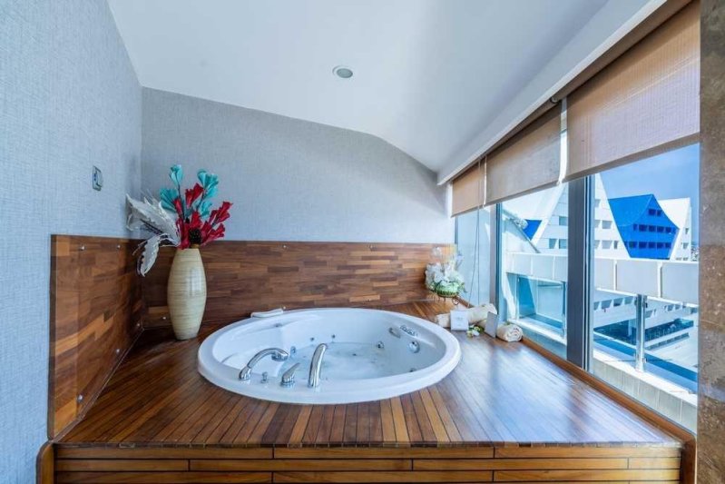 Familes-Couples King Suite