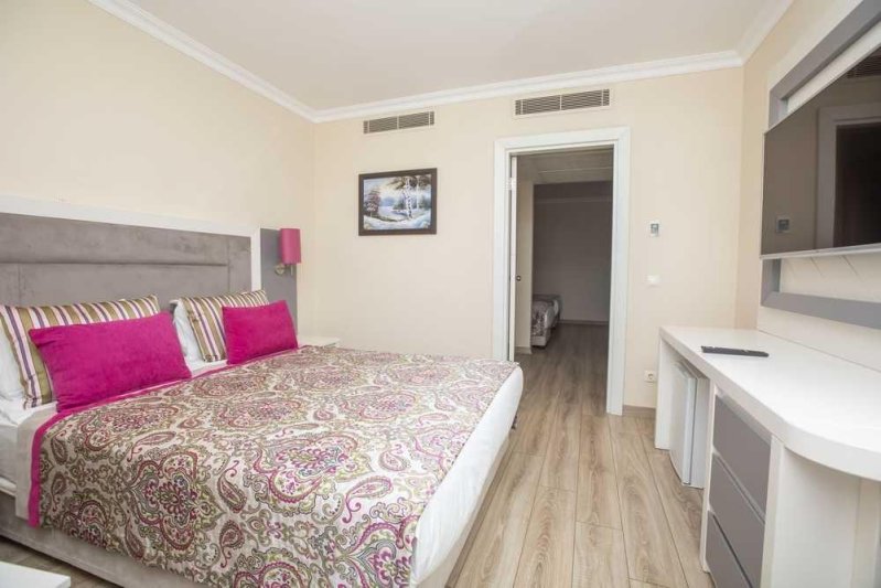 Familes-Couples Family Room